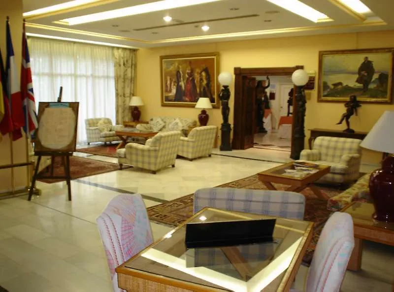 Aparthotel Monarque Sultan Marbella 4*,