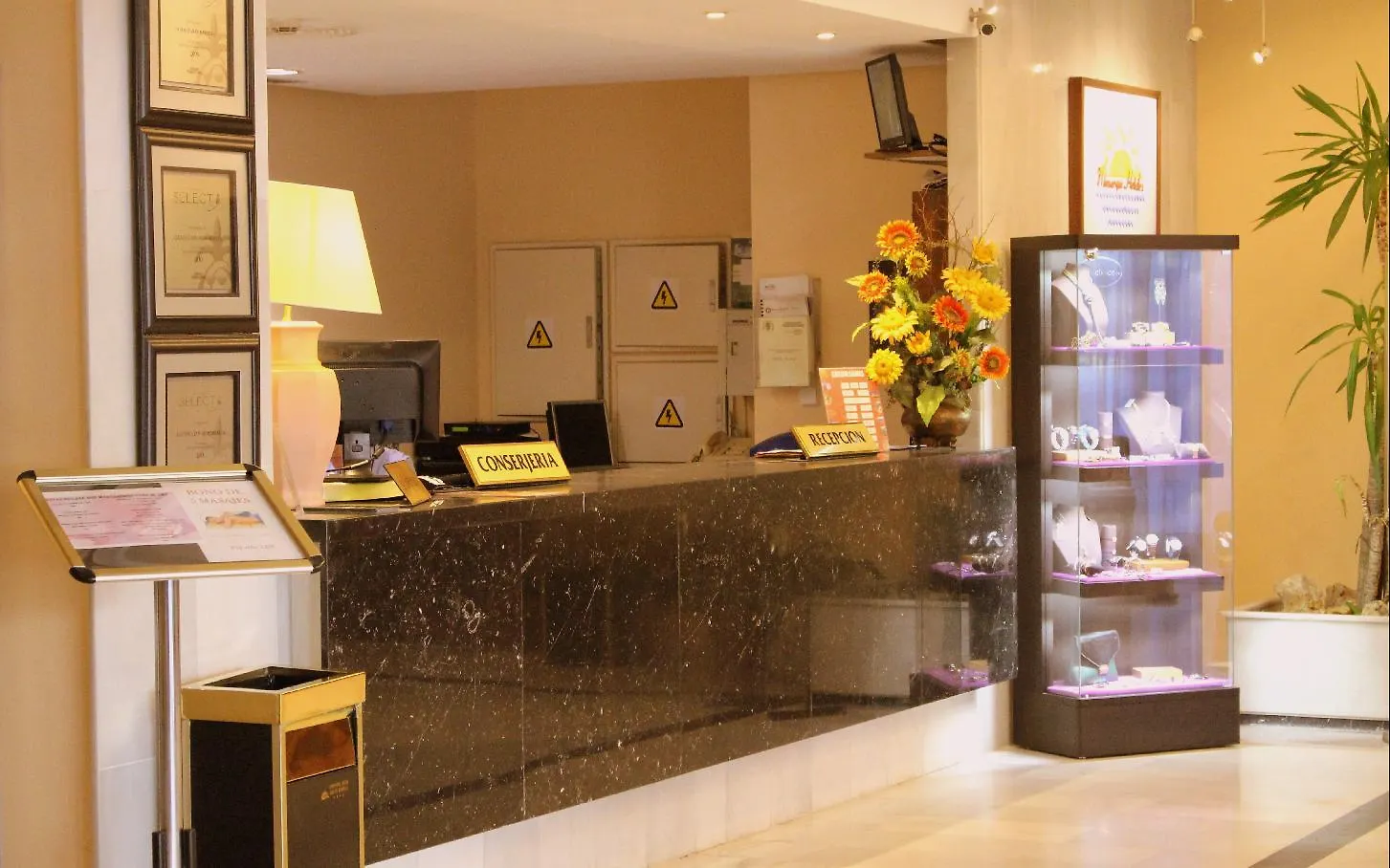 公寓 Aparthotel Monarque Sultan 马尔韦利亚